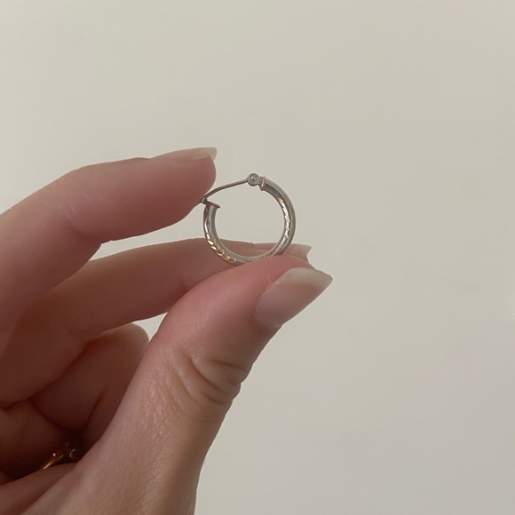 14k hoops - Picture 5 of 7